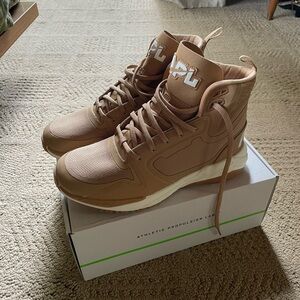 APL Women's TechLoom Defender 8 NWT